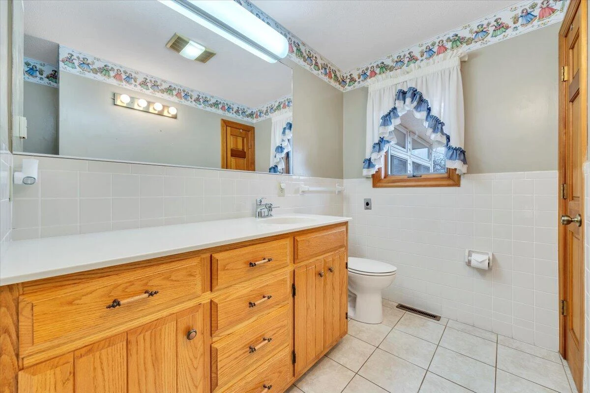 290 Patricia LN - Photo 36
