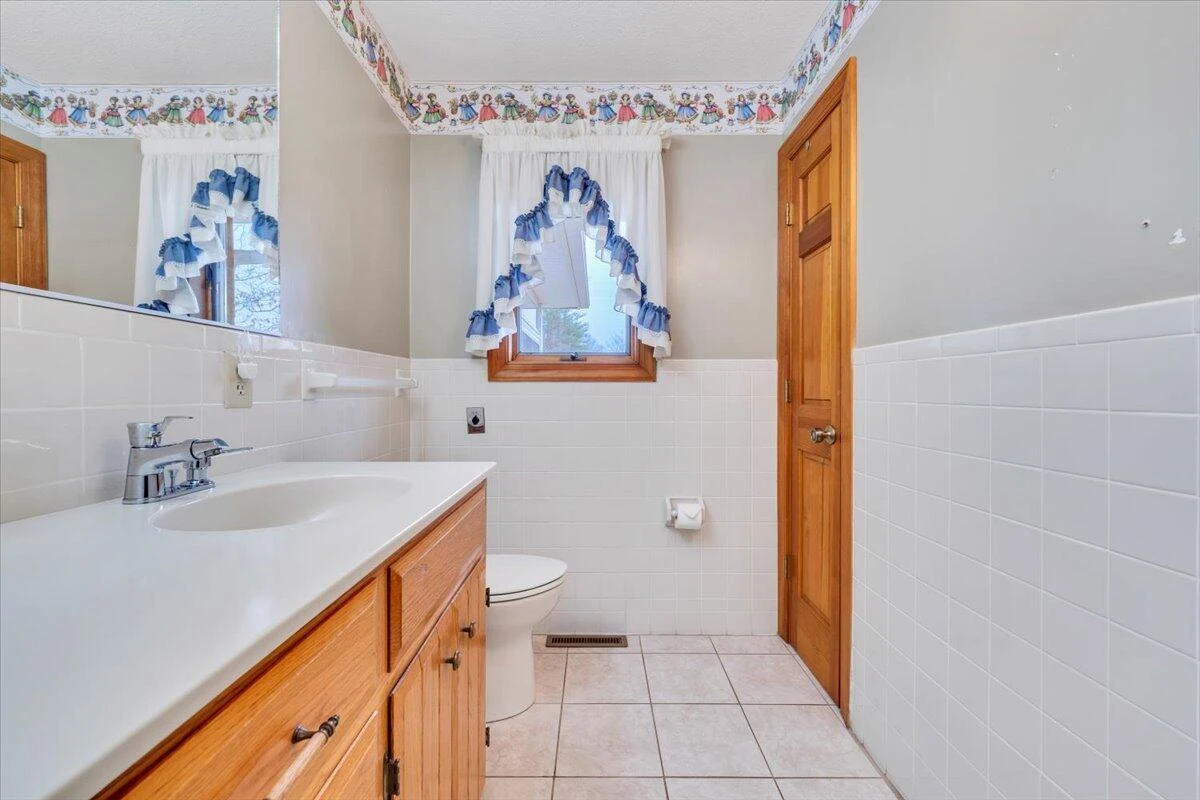 290 Patricia LN - Photo 37
