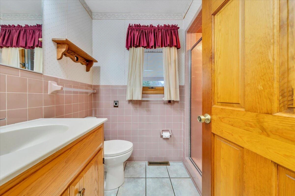 290 Patricia LN - Photo 41