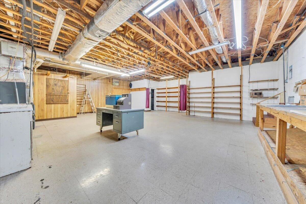 290 Patricia LN - Photo 47