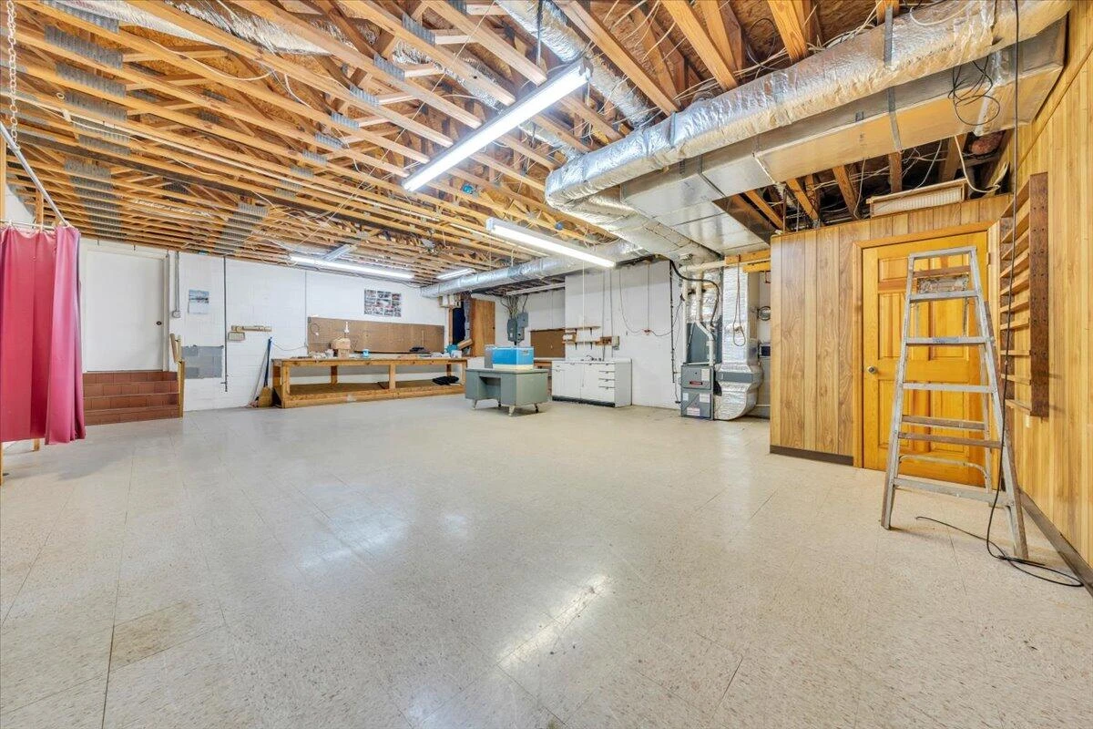 290 Patricia LN - Photo 48