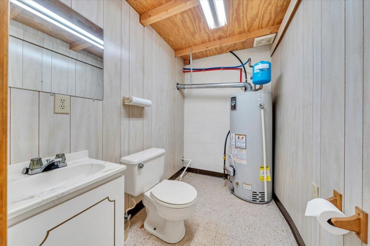 290 Patricia LN - Photo 49