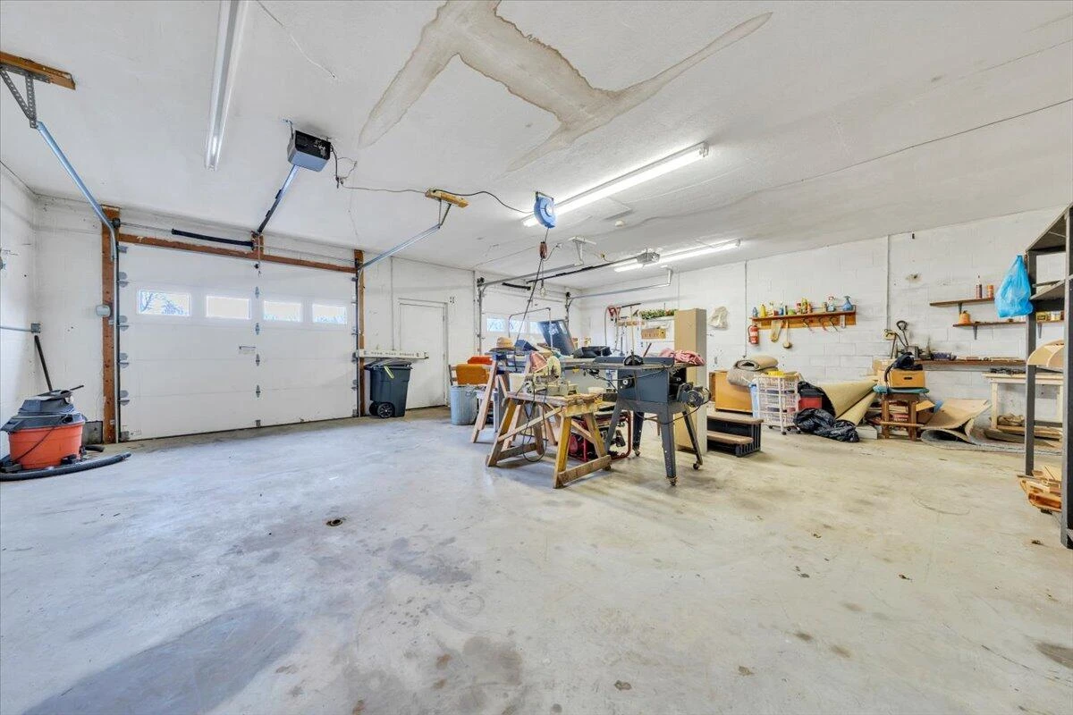 290 Patricia LN - Photo 52