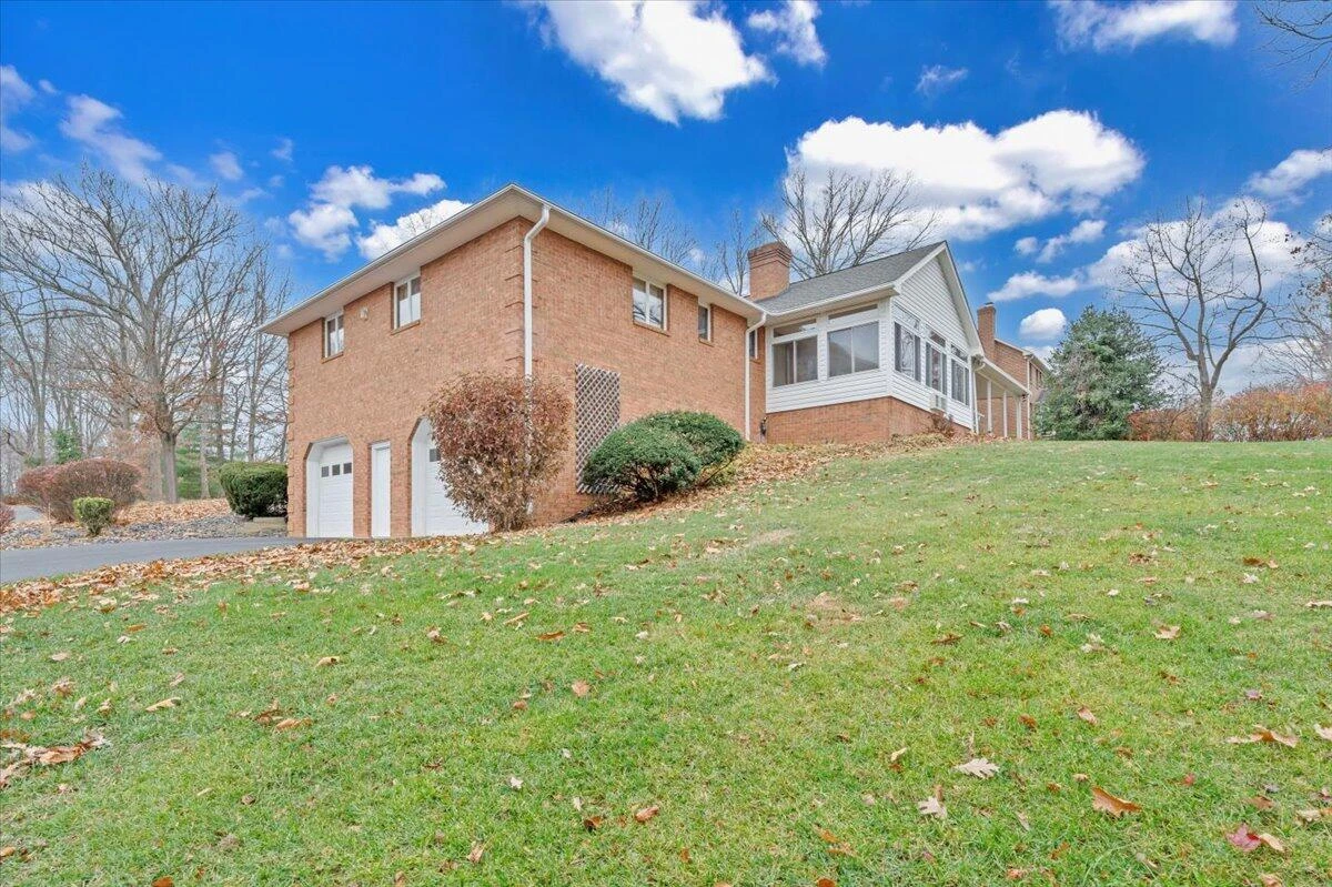 290 Patricia LN - Photo 59