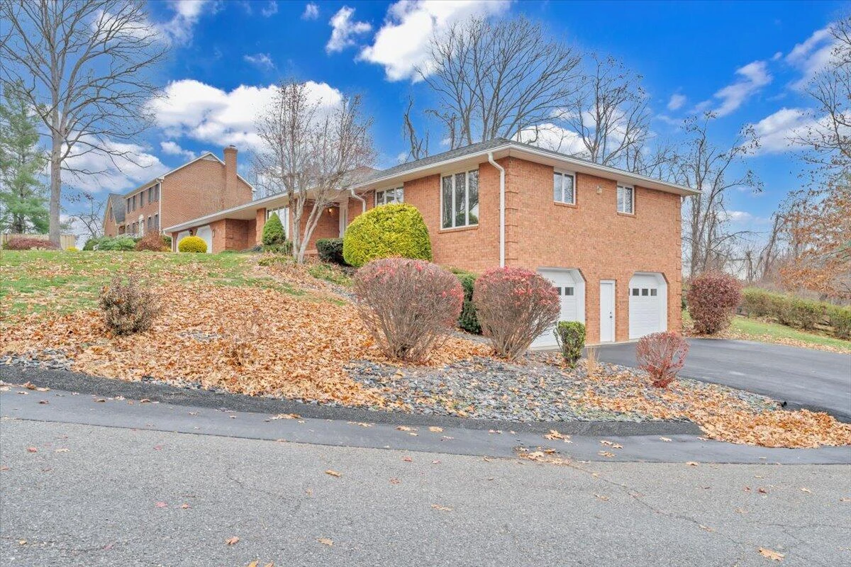 290 Patricia LN - Photo 60