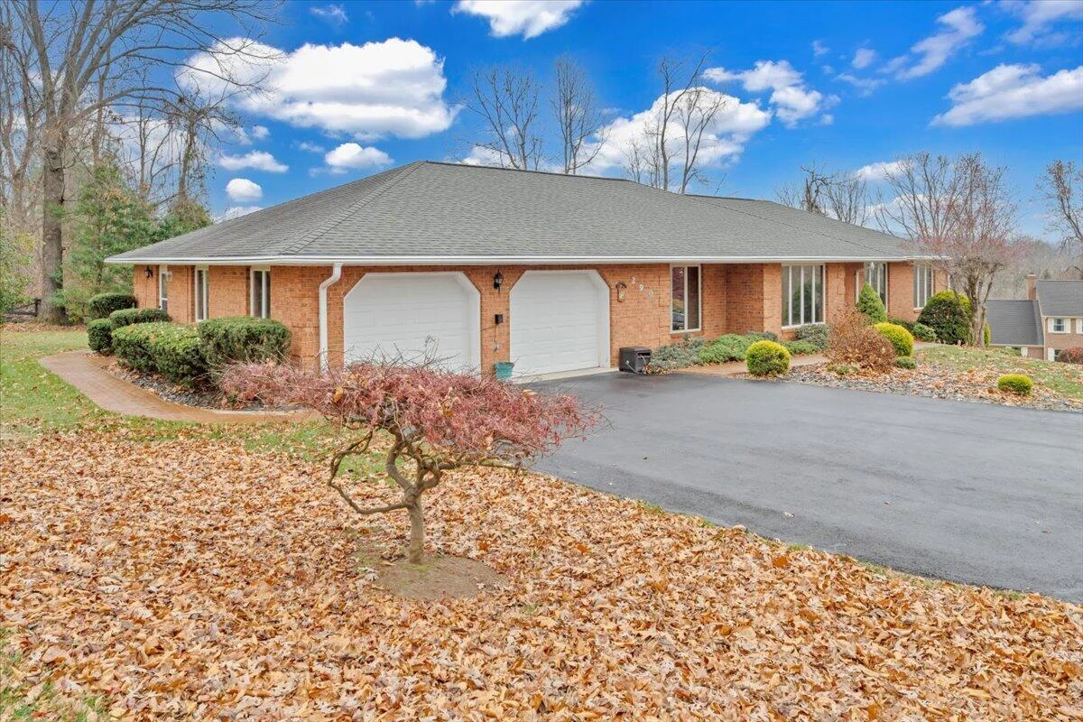 290 Patricia LN - Photo 66