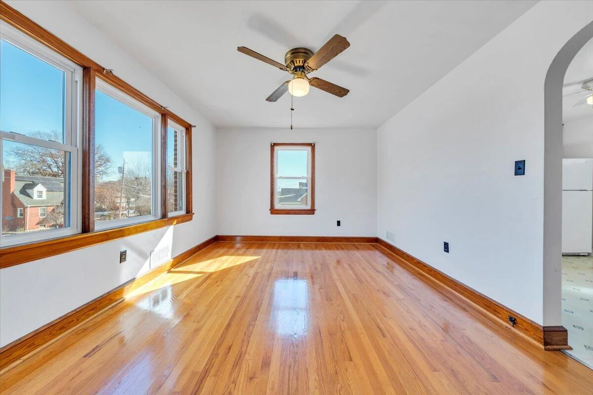 3504 Forest Hill AVE - Photo 3