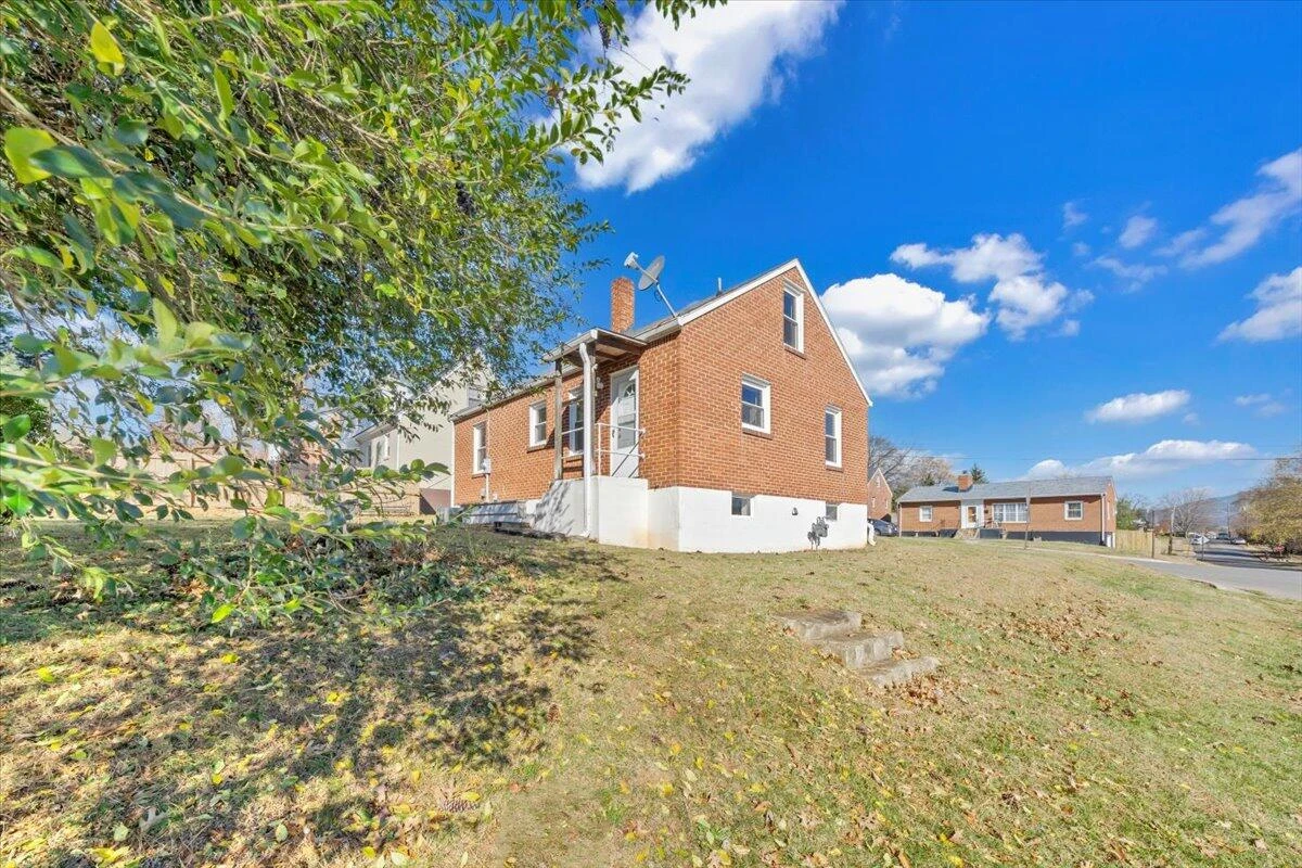 3504 Forest Hill AVE - Photo 32