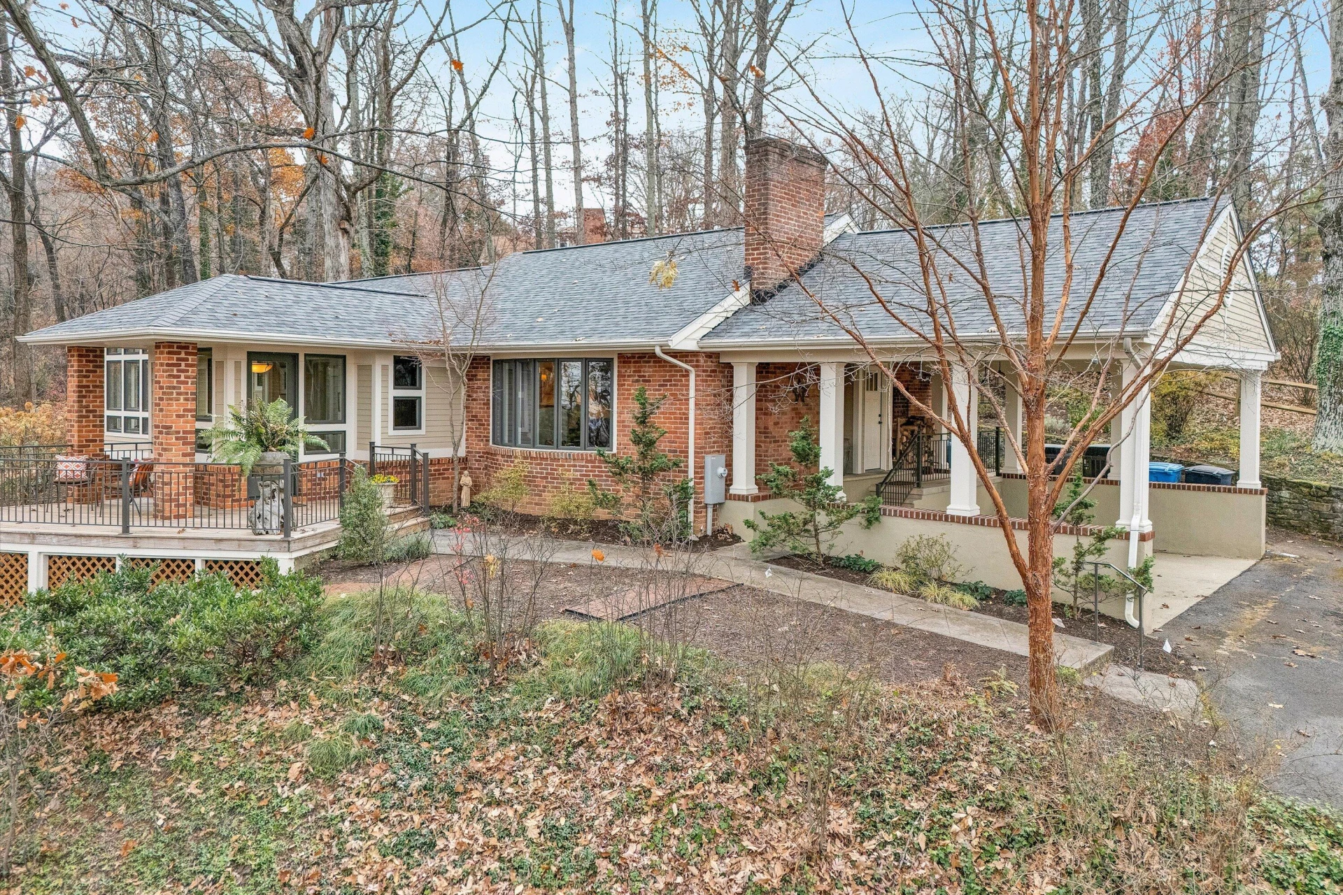 3600 Ridgewood LN - Photo 3