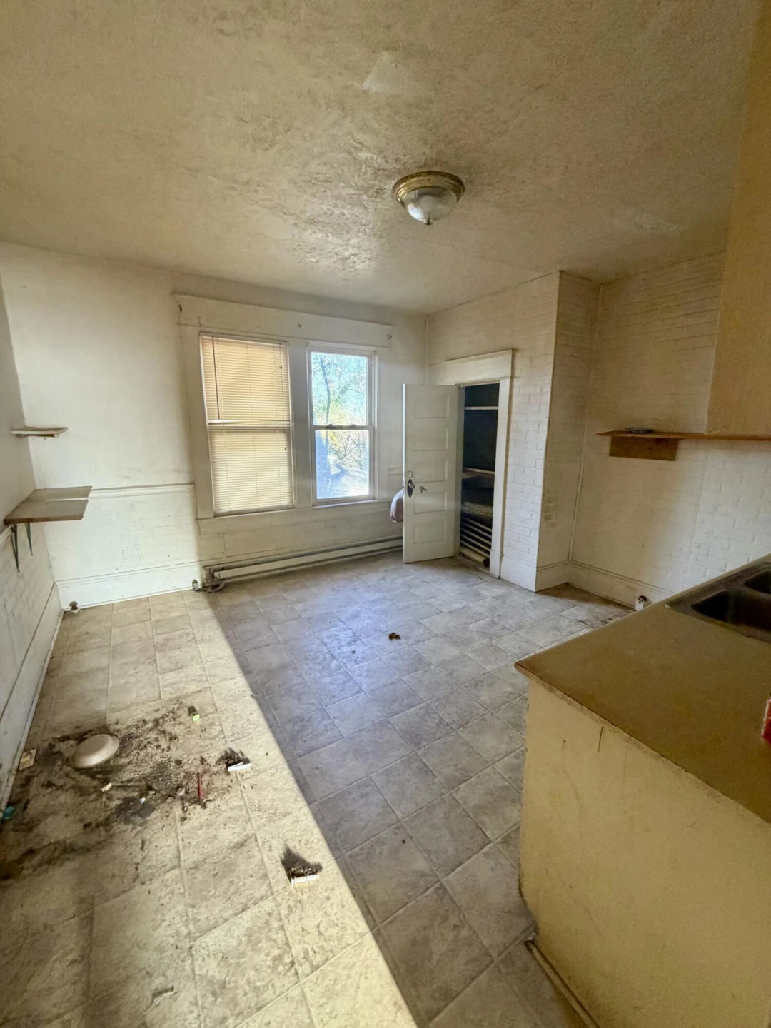 2016 SANFORD AVE - Photo 2