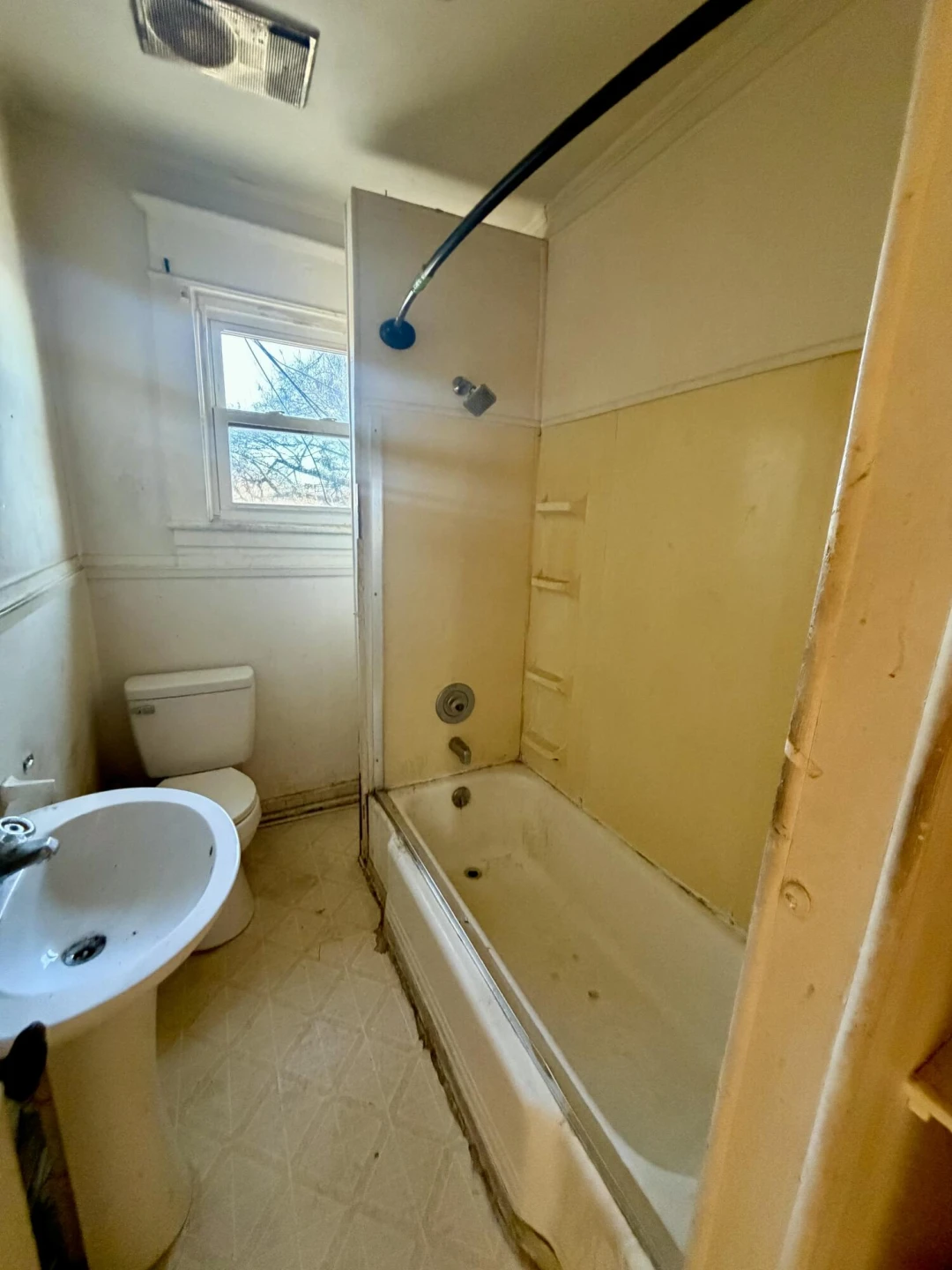 2016 SANFORD AVE - Photo 3