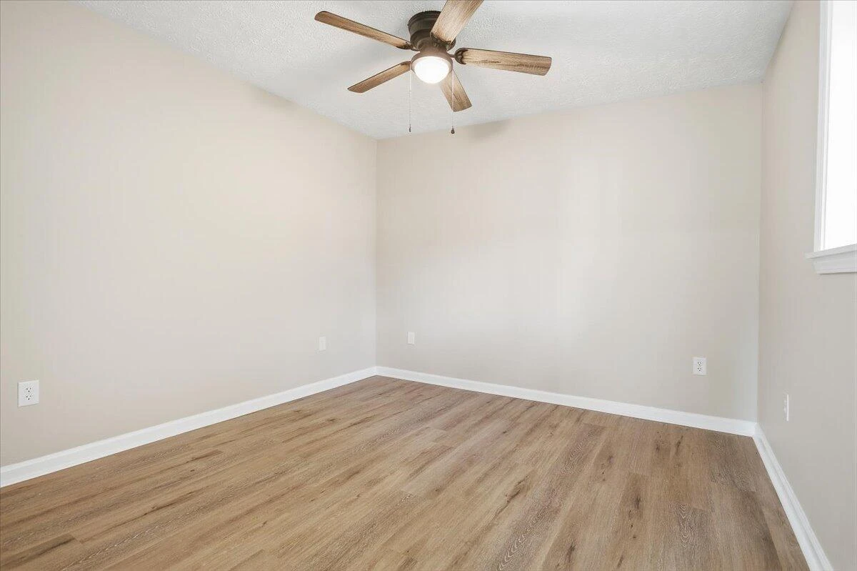 707 Brandon AVE - Photo 13