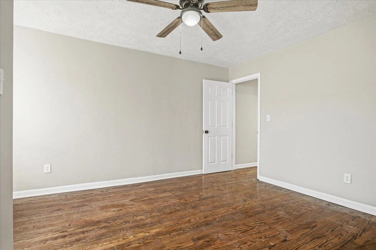 707 Brandon AVE - Photo 17