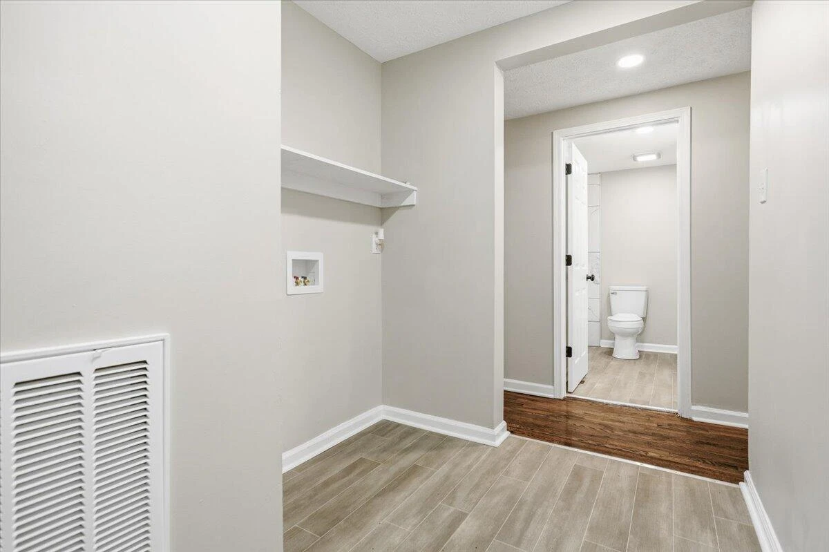 707 Brandon AVE - Photo 18