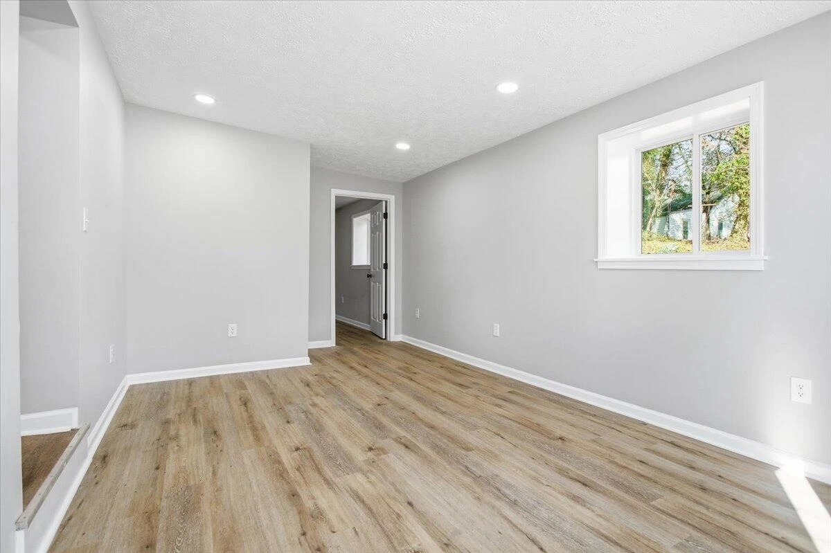 707 Brandon AVE - Photo 24