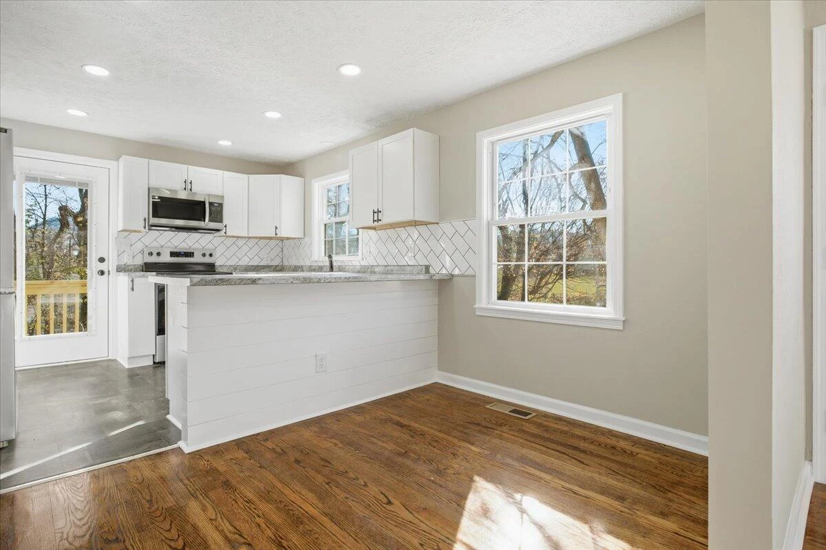 707 Brandon AVE - Photo 8