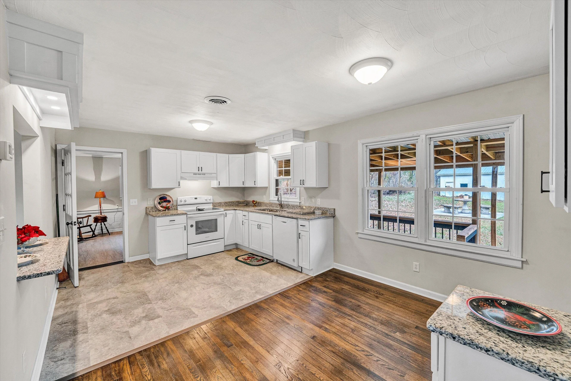 1059 Fairview DR - Photo 23