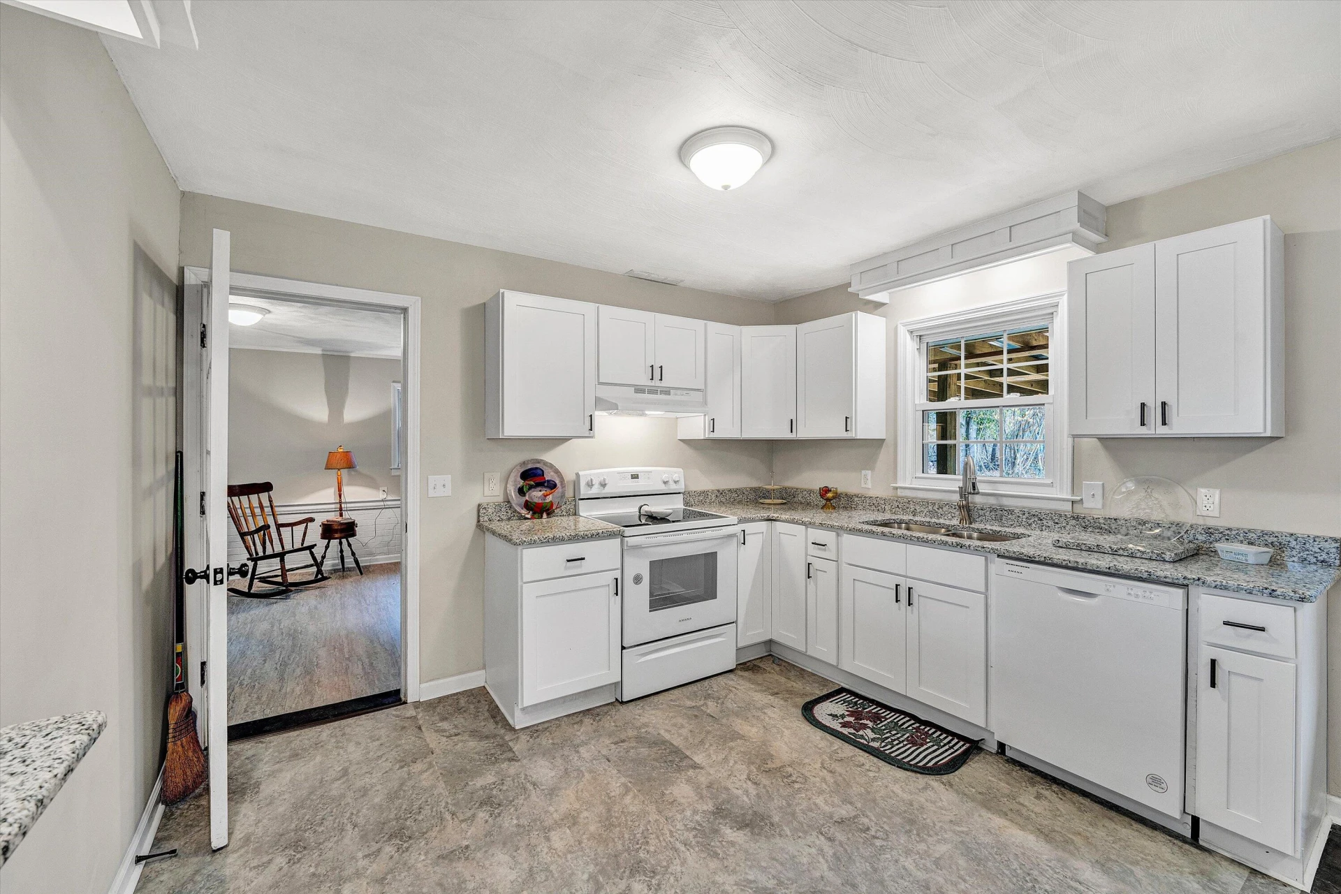 1059 Fairview DR - Photo 25