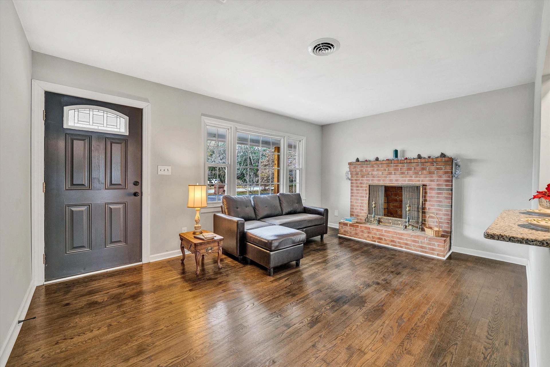 1059 Fairview DR - Photo 6