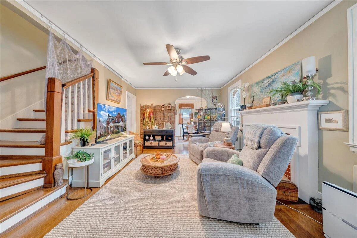 1909 Canterbury RD - Photo 5