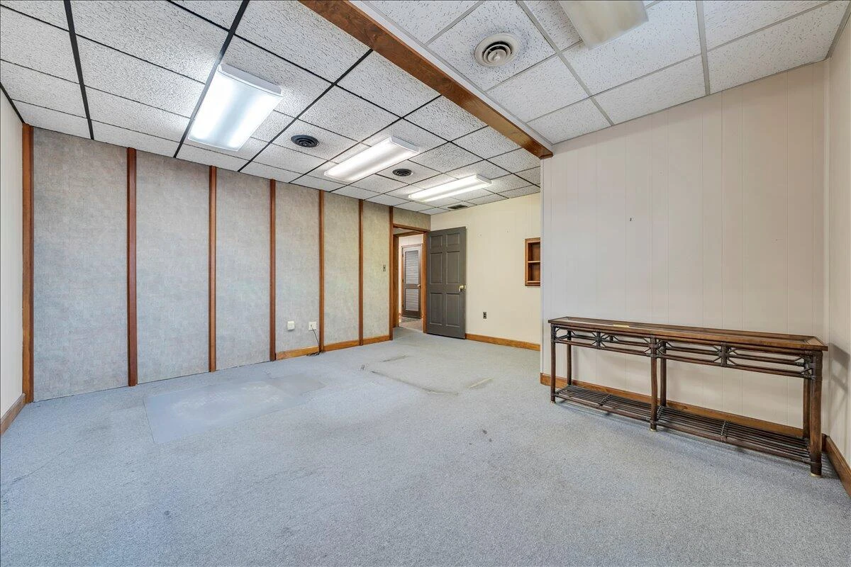 356 Campbell AVE - Photo 14