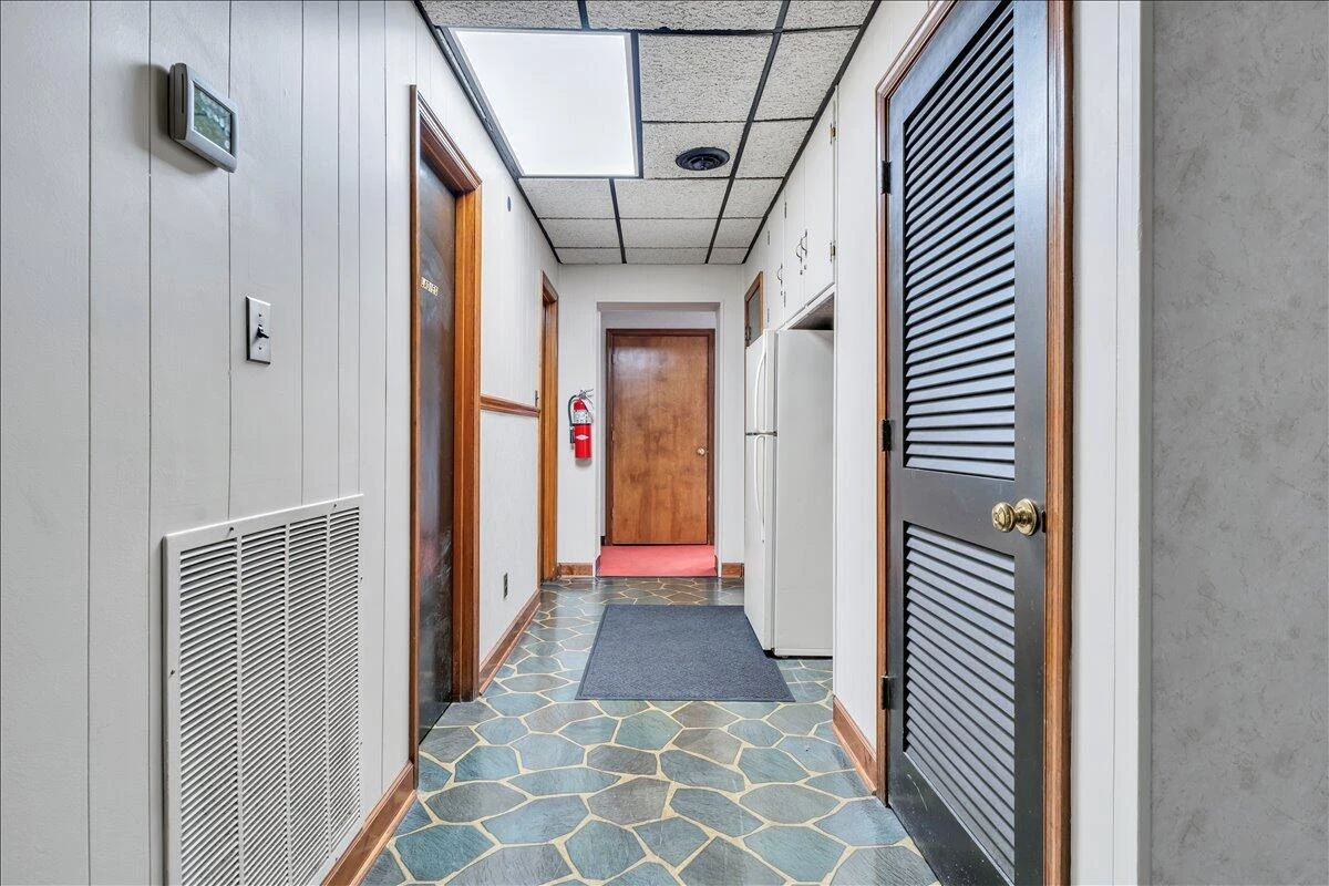 356 Campbell AVE - Photo 15