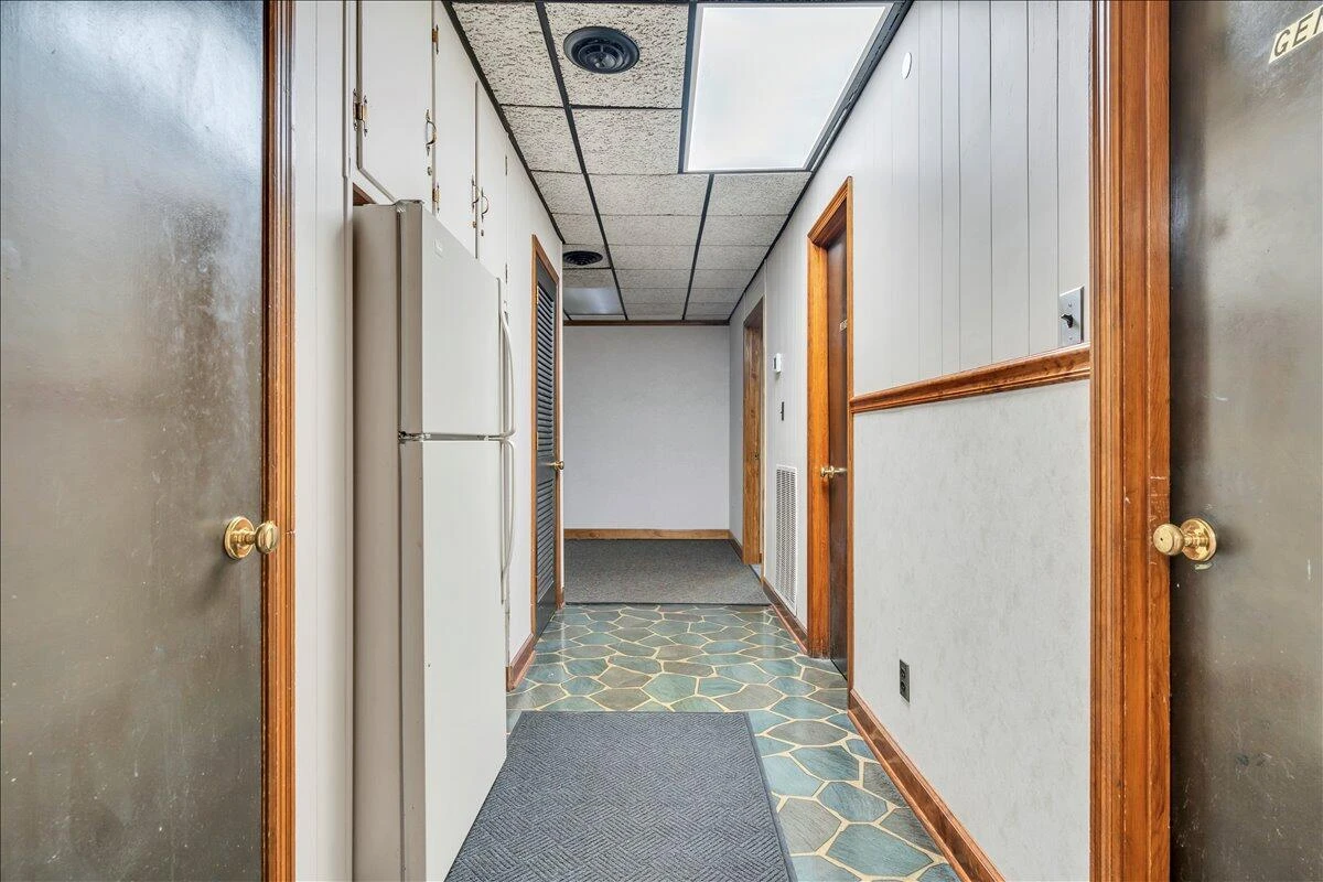 356 Campbell AVE - Photo 17