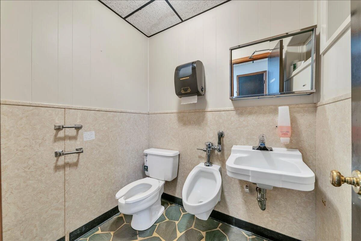 356 Campbell AVE - Photo 18