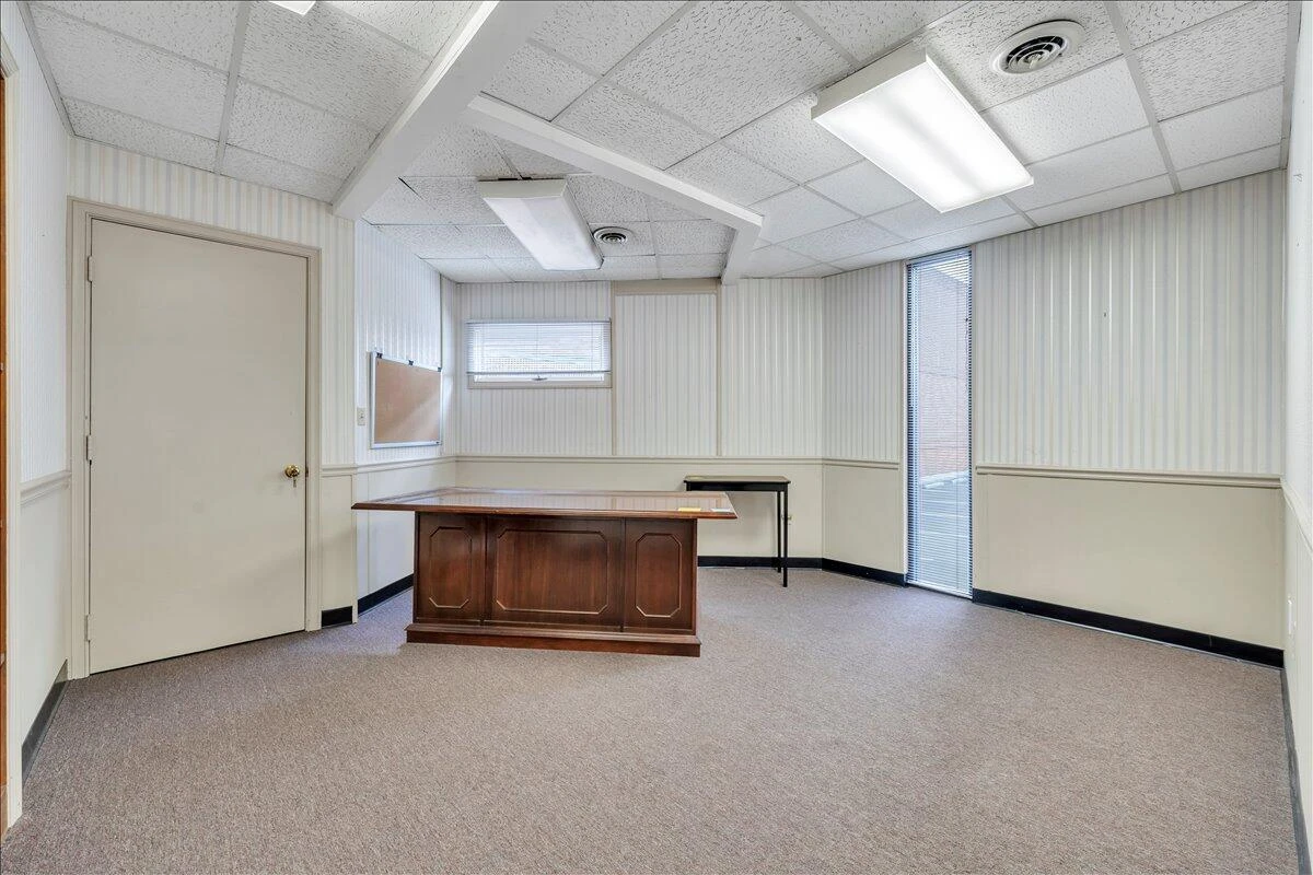 356 Campbell AVE - Photo 20