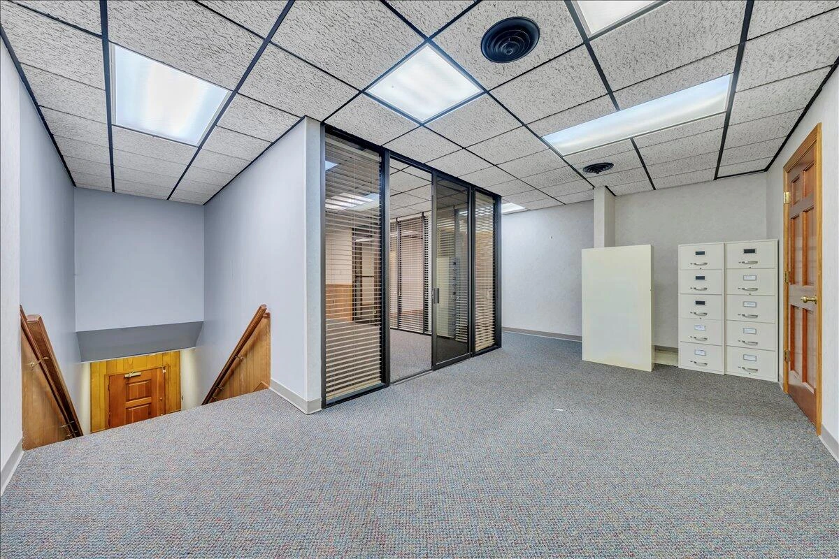 356 Campbell AVE - Photo 23