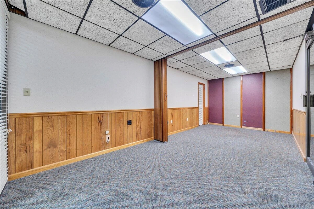 356 Campbell AVE - Photo 26