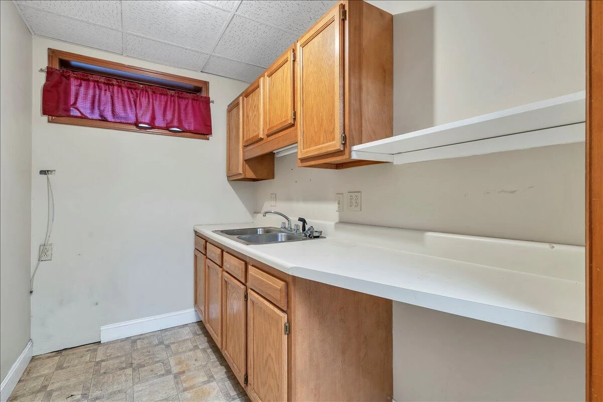 356 Campbell AVE - Photo 38