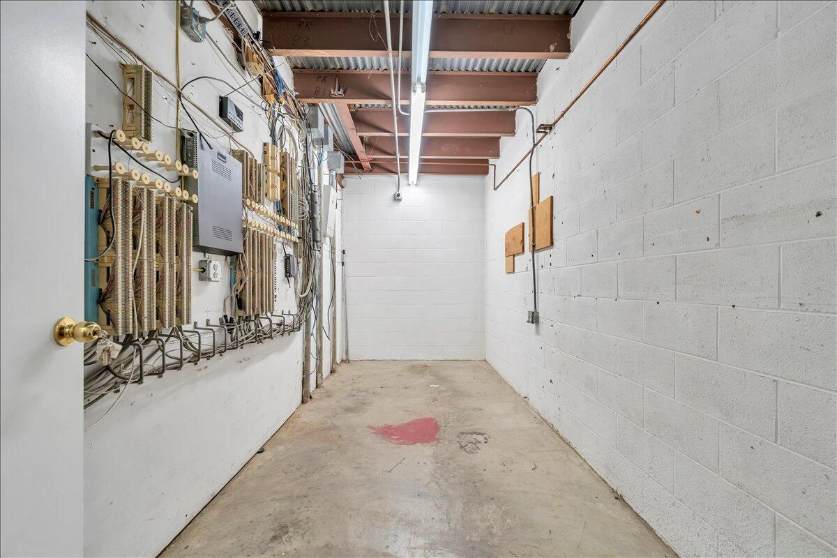 356 Campbell AVE - Photo 53