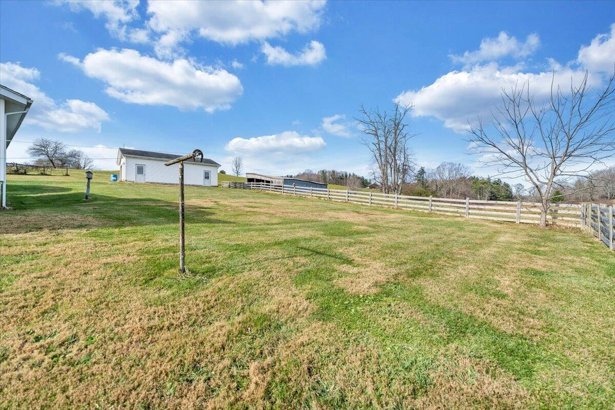 6629 Floyd Highway - Photo 17