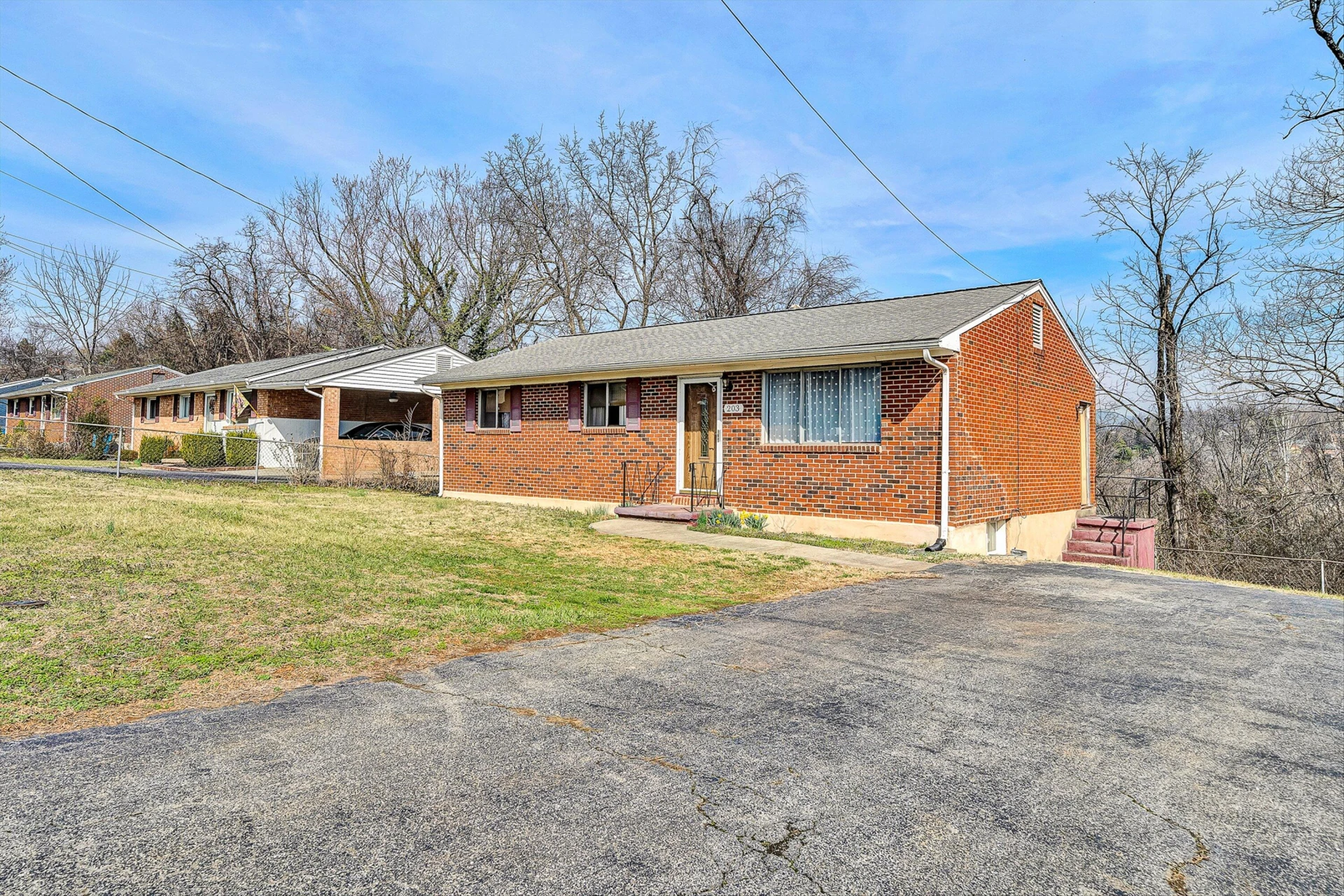 203 Cherryhill RD