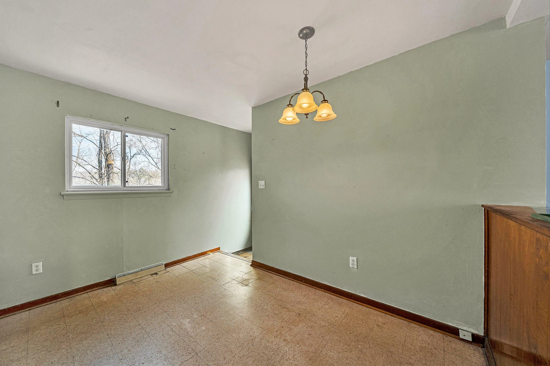 203 Cherryhill RD - Photo 8