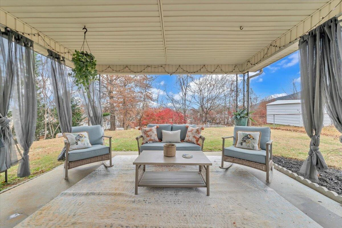 616 Elmcrest ST - Photo 10