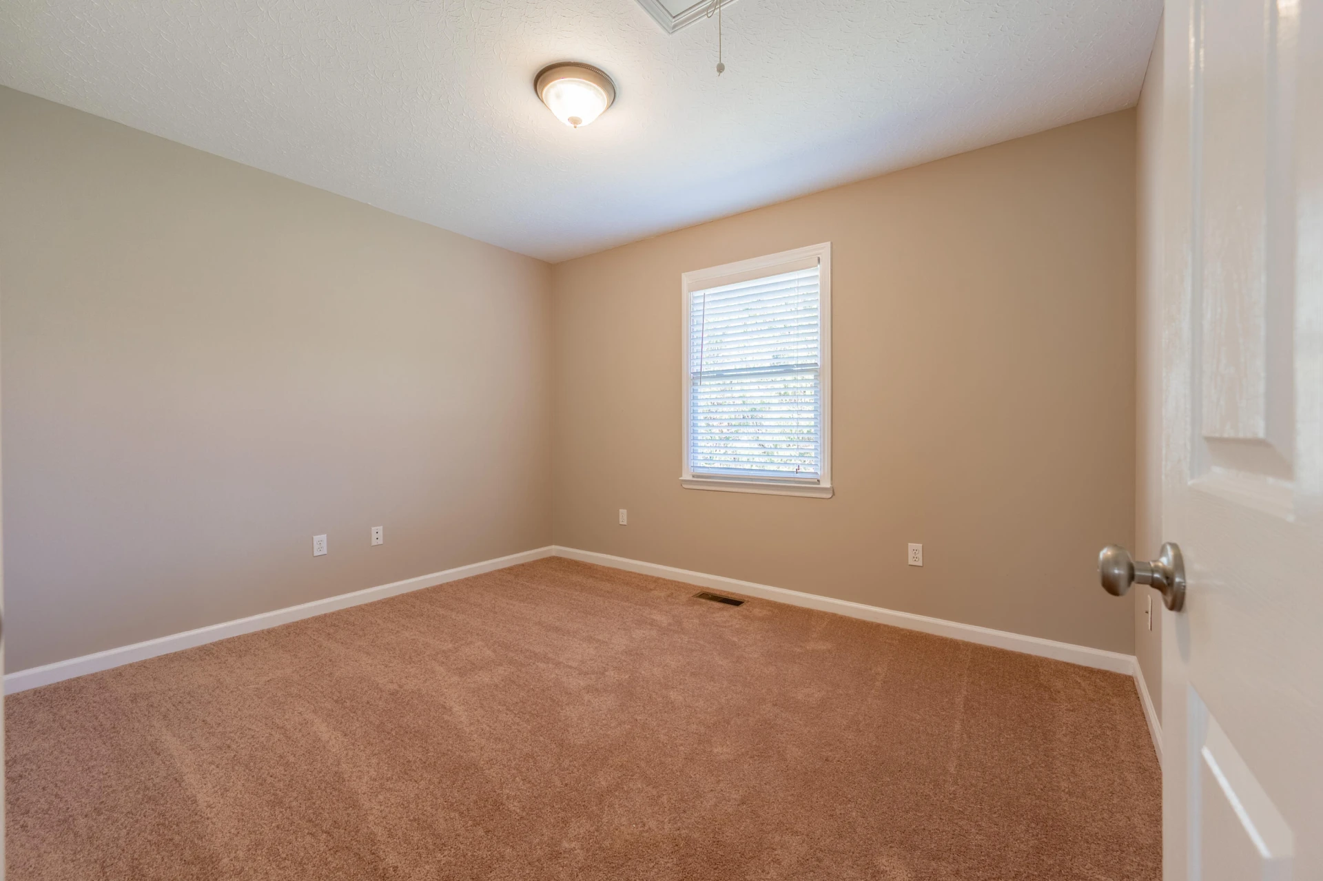 1309 Sandy CIR - Photo 21