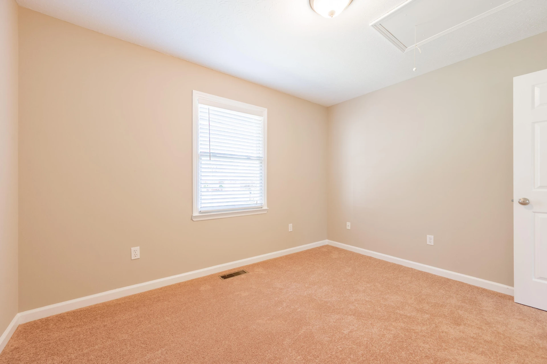 1309 Sandy CIR - Photo 23