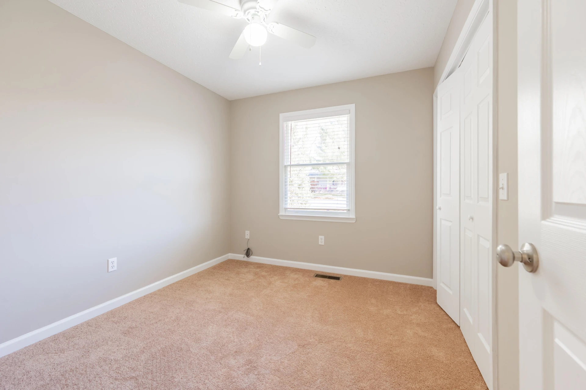 1309 Sandy CIR - Photo 24
