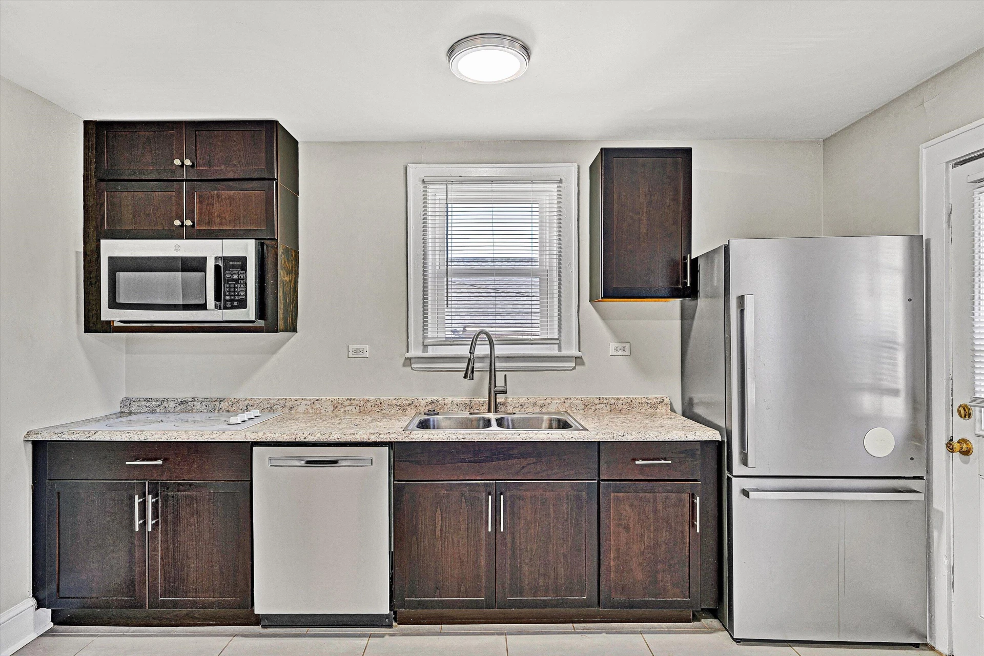 3911 Michigan AVE - Photo 11