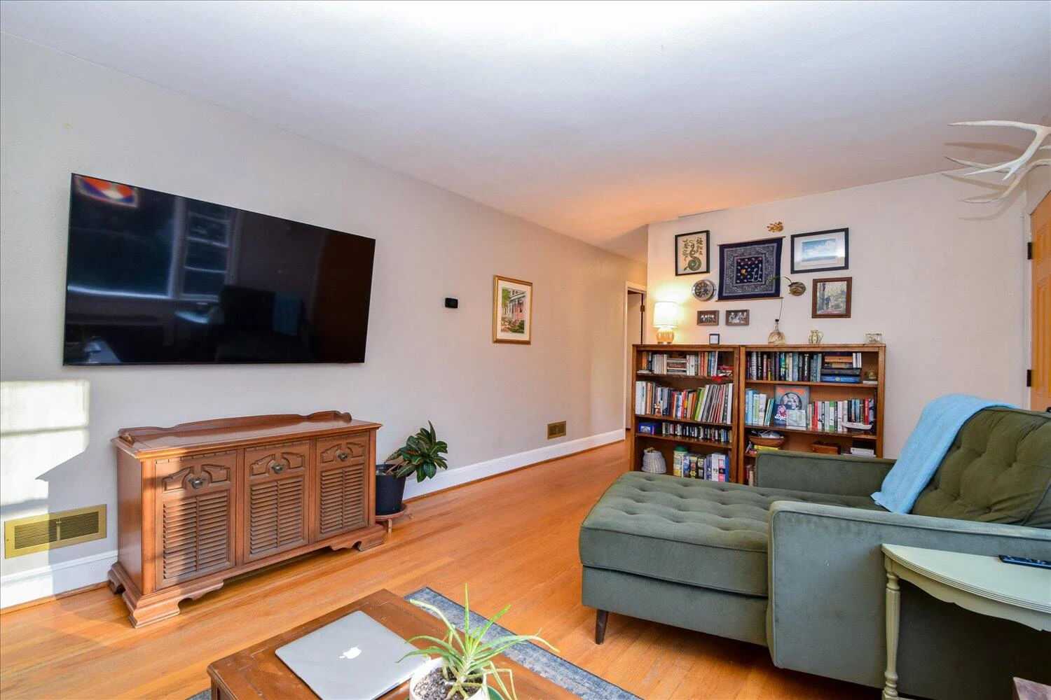 2539 Brambleton AVE - Photo 6