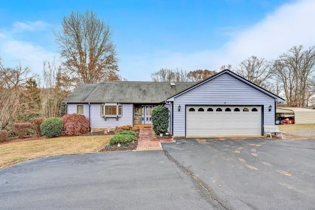 110 Club House DR