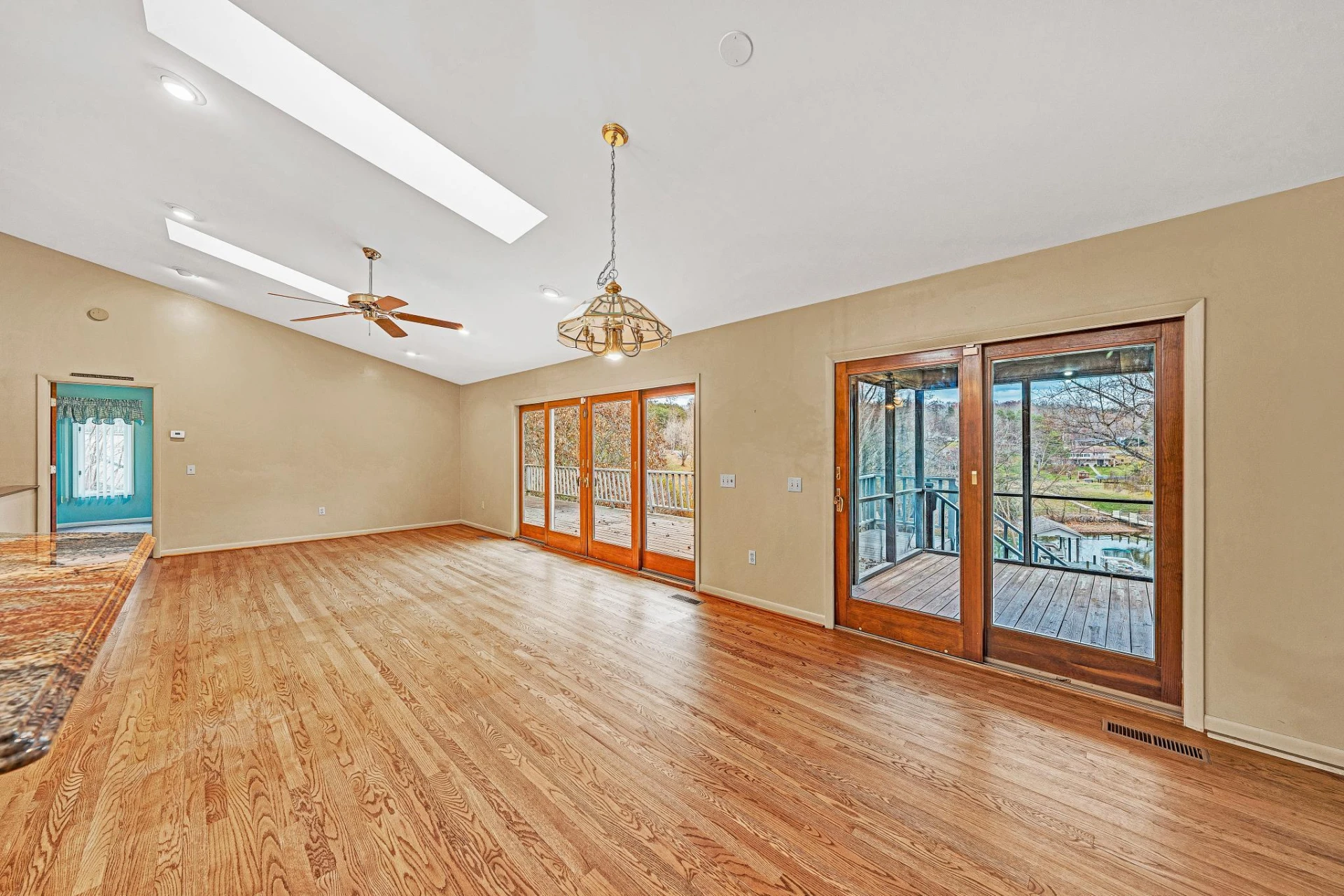 110 Club House DR - Photo 13