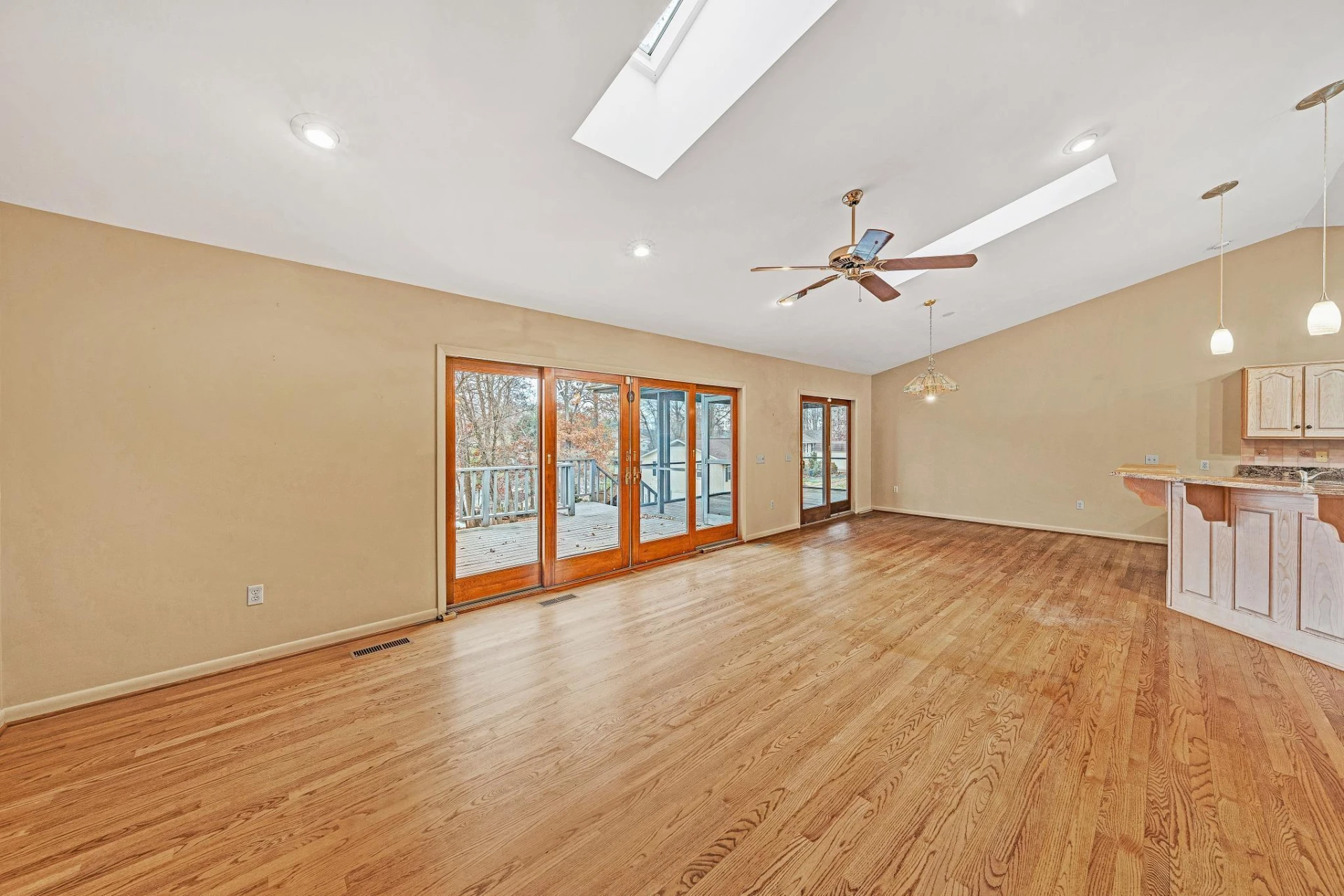 110 Club House DR - Photo 14