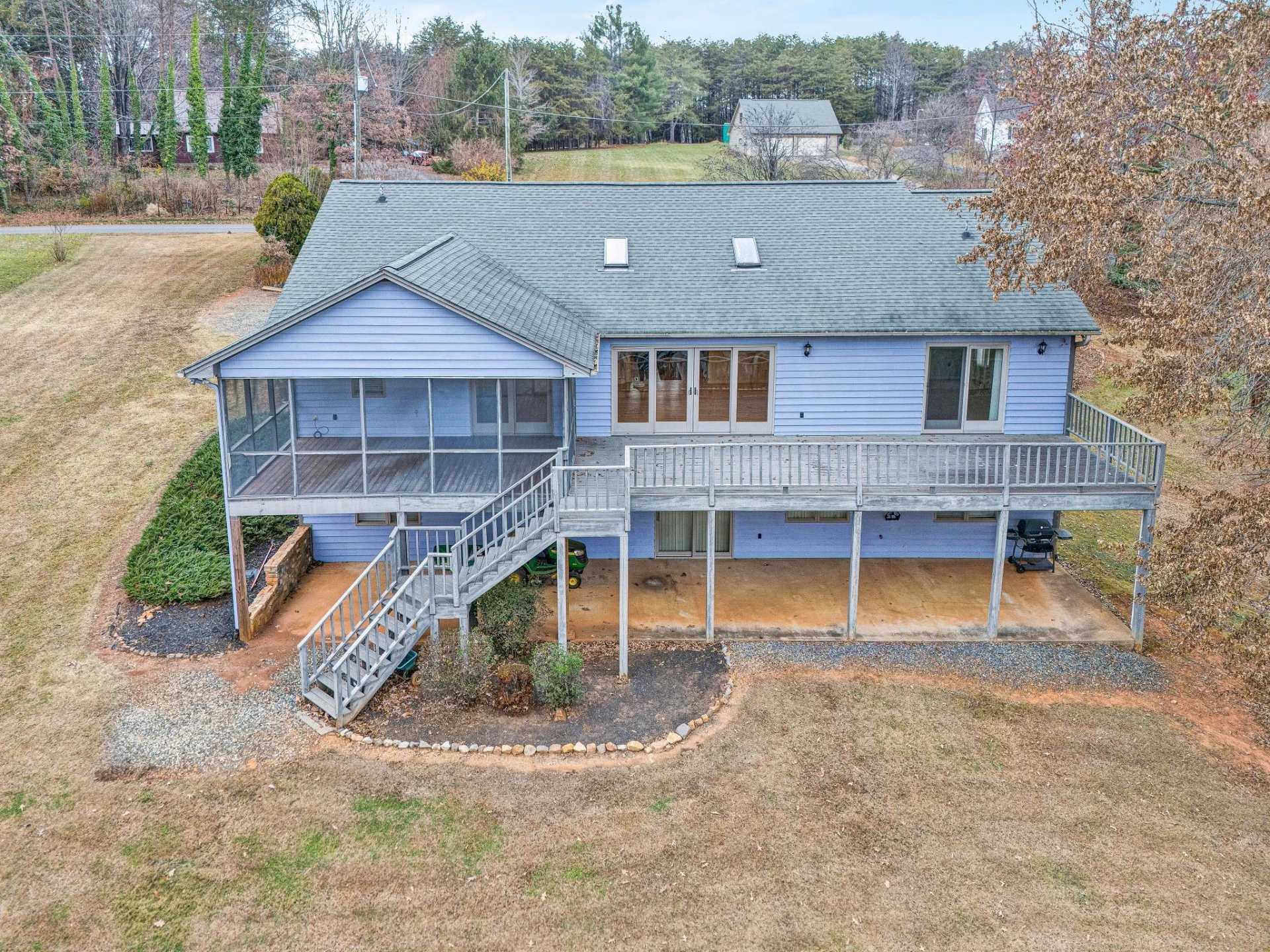 110 Club House DR - Photo 2