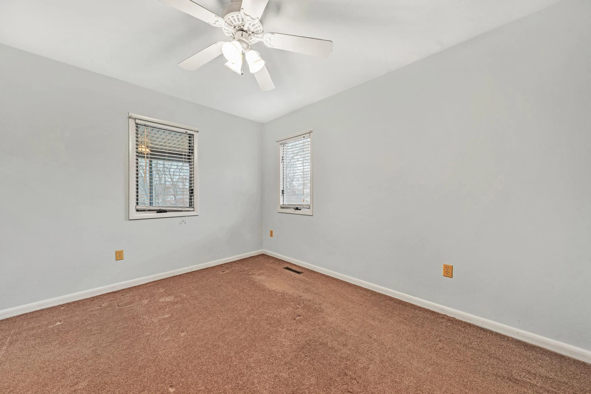 110 Club House DR - Photo 24