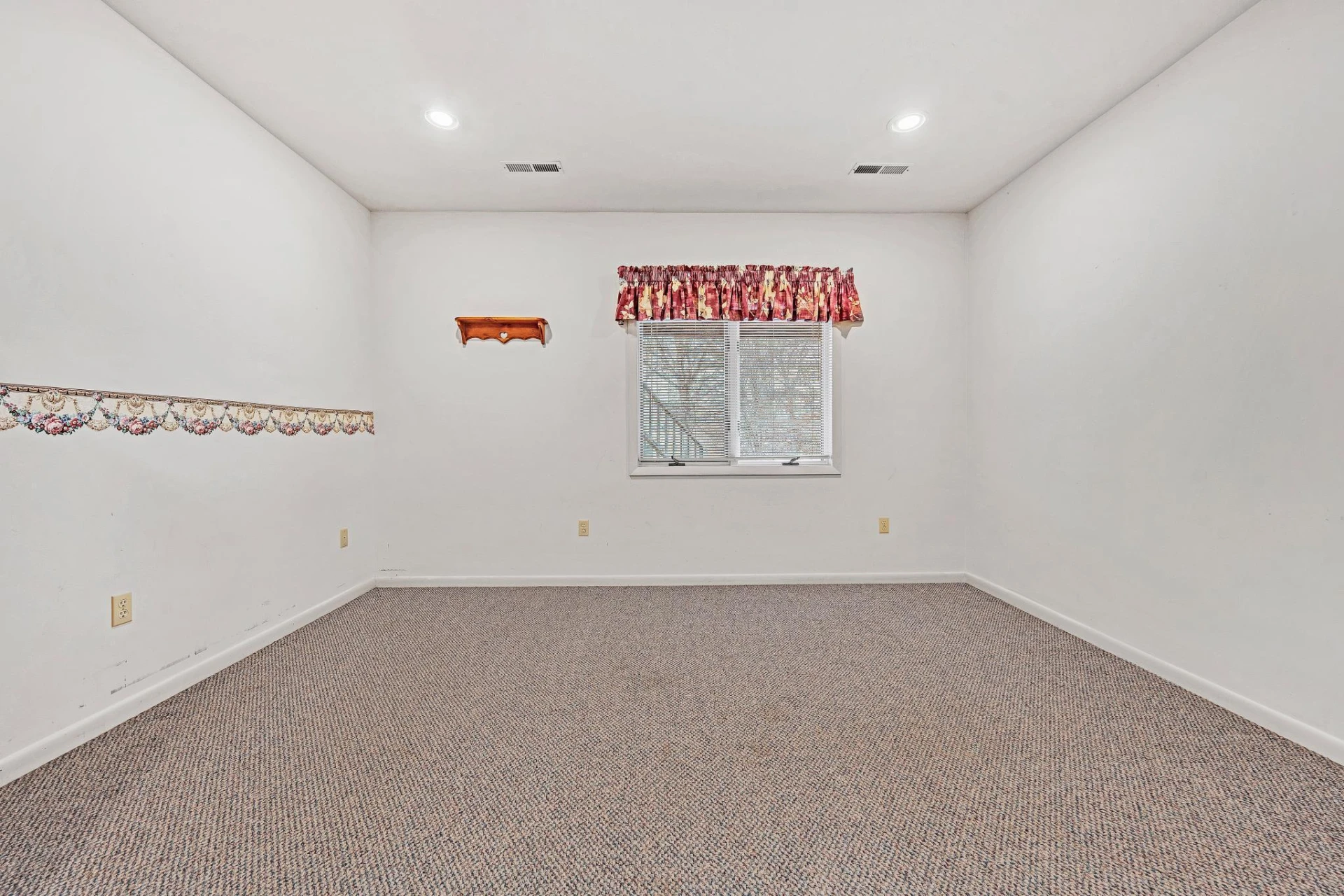 110 Club House DR - Photo 32