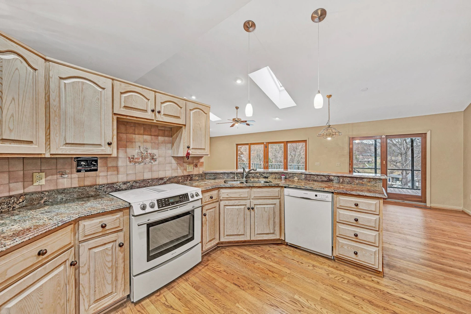 110 Club House DR - Photo 9