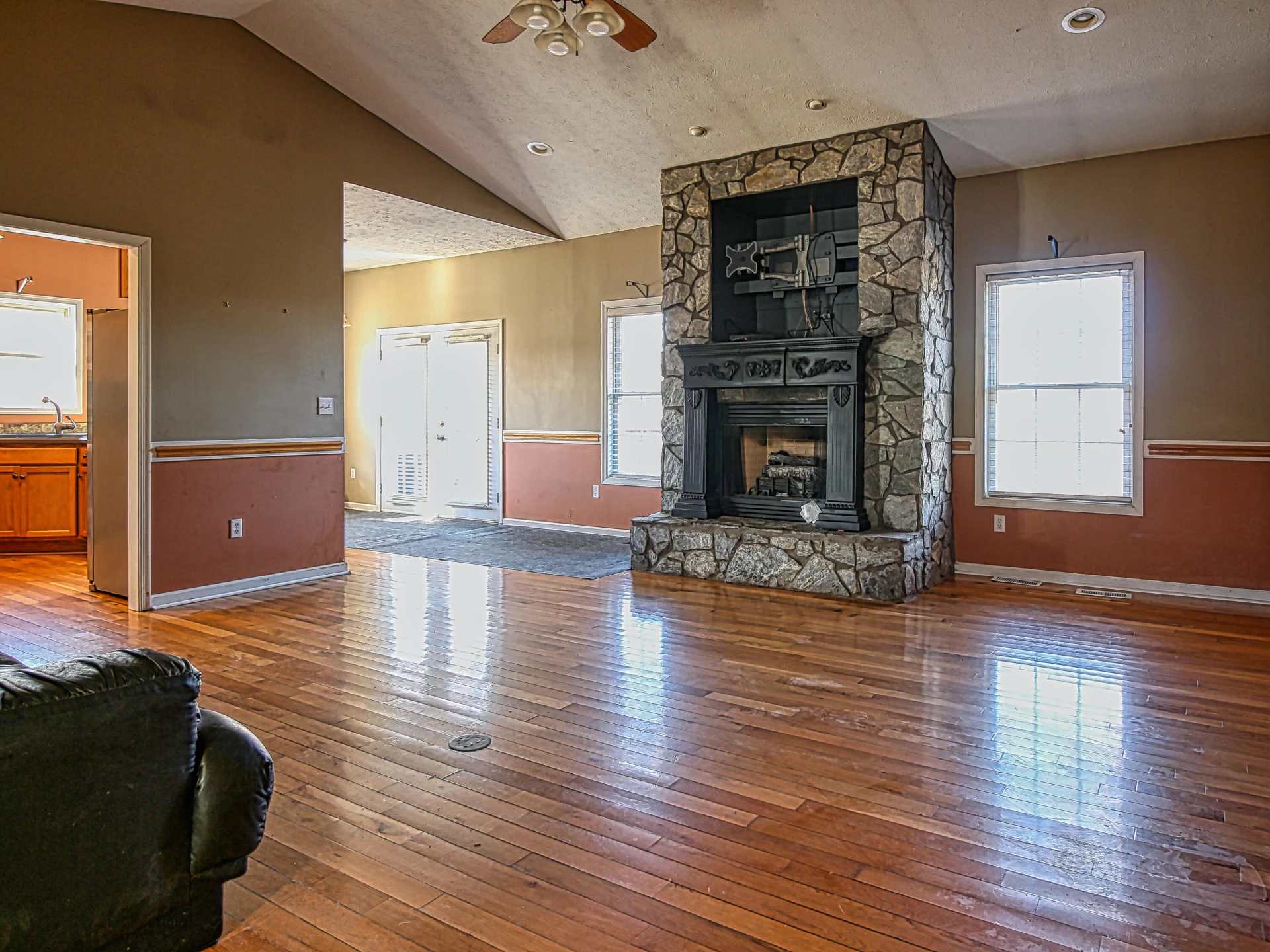 1715 Morewood RD - Photo 3
